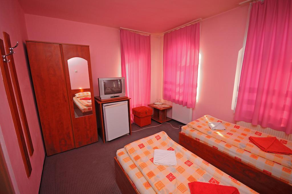 Imola Motel Ґеорґень Номер фото